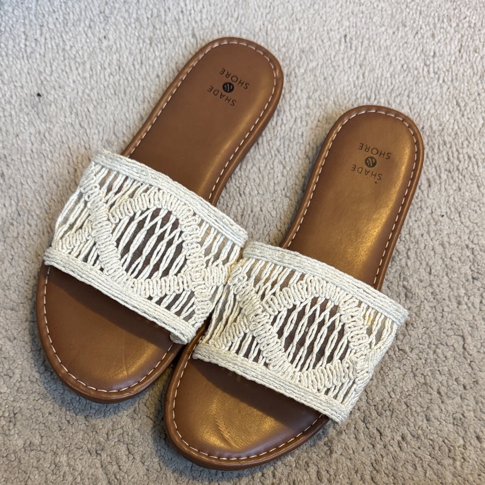 Shade & Shore Women's Sandals in Tan and Cream